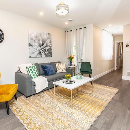 Luxury 1Br With King Bed - Steps From Byward Market! Lägenhet Ottawa Exteriör bild
